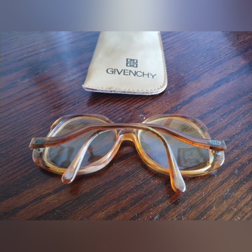 Vintage Women's Givenchy Oversize Clear Plastic Round Eyeglass Frames 135mm - Picture 2 of 5